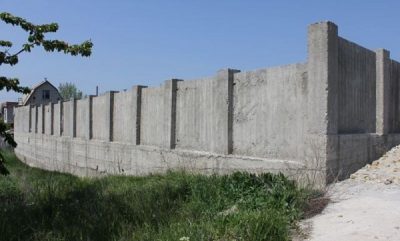 Giá cọc bê tông làm hàng rào