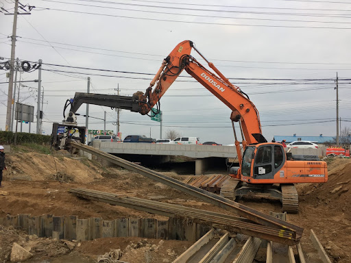 Những ưu điểm nổi bật khi đóng cọc bê tông bằng búa rung