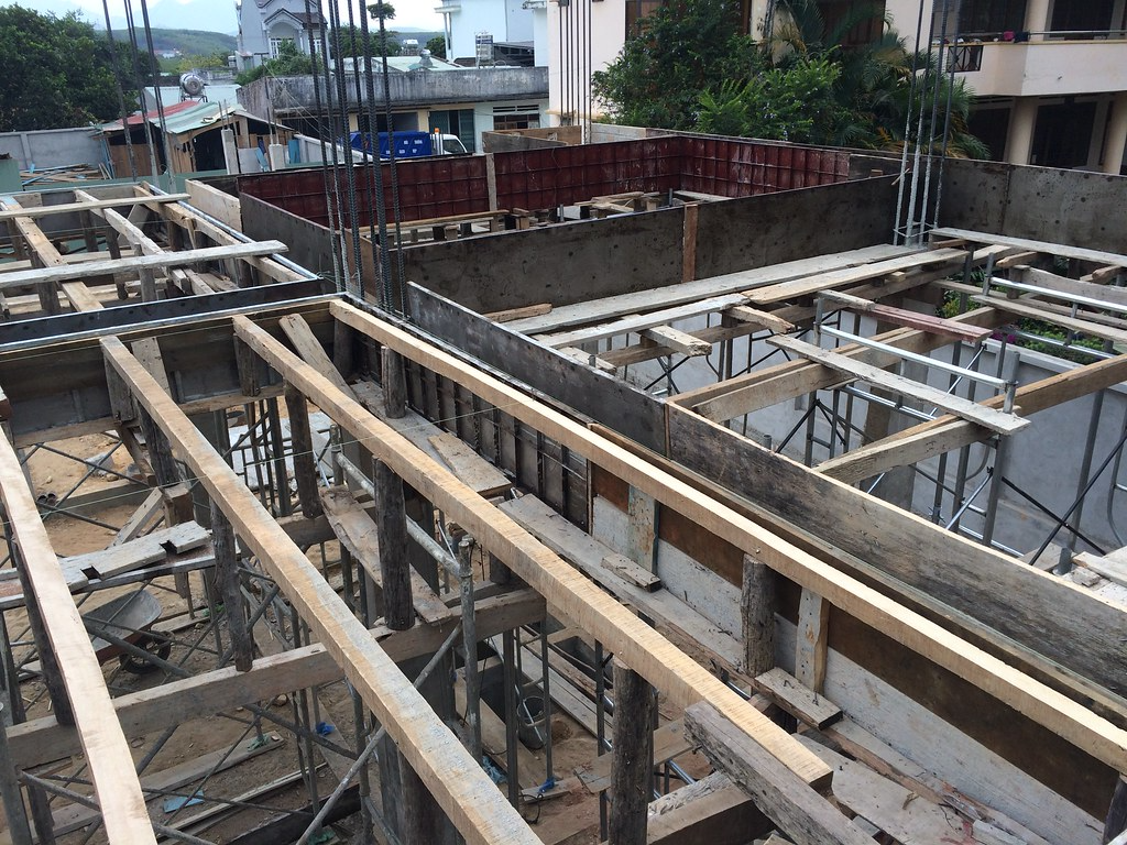 Cốp pha được dùng đổ bê tông dầm