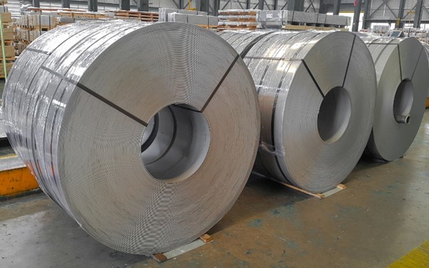 Thép tấm là loại thép được cán thành những tấm phẳng