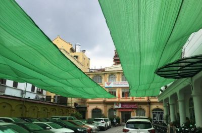 Lưới che nắng được sử dụng trong các bãi đỗ xe