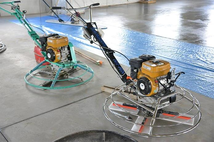 Máy xoa nền bê tông đóng vai trò rất lớn trong việc xoa nền.